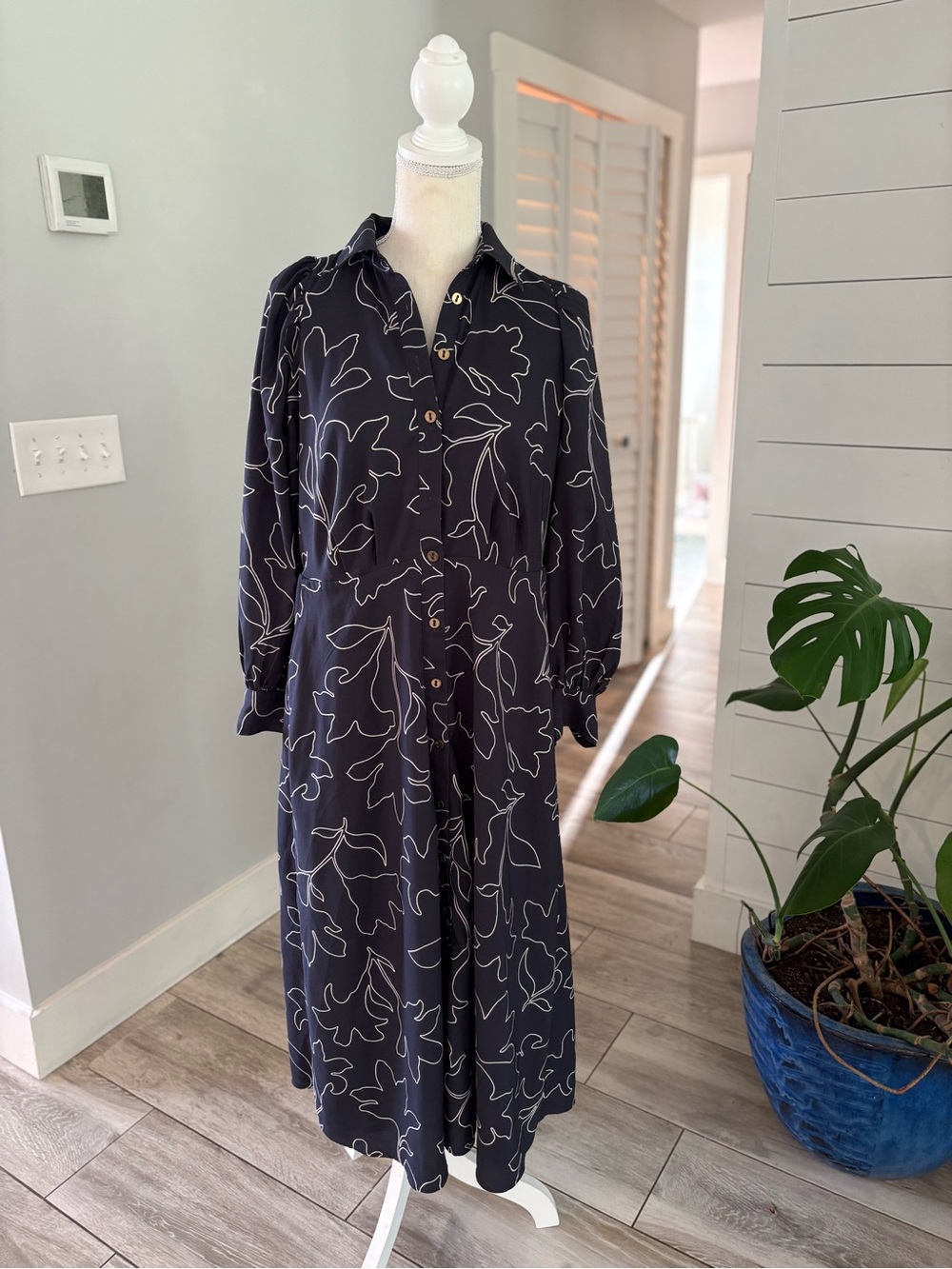 Ann Taylor navy maxi Shirt Dress with White Line Floral ballon sleeves size 6